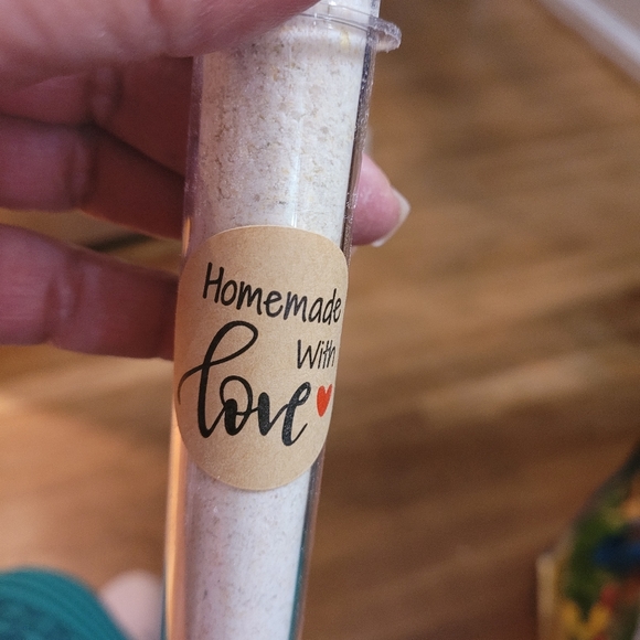 Homemade Soaps, bath salts and bath bombs - Picture 3 of 6